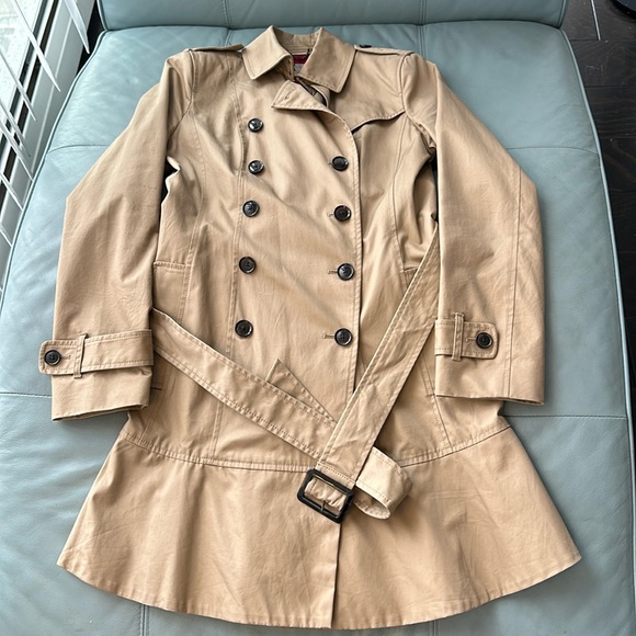 Banana Republic trench coat - Picture 1 of 9